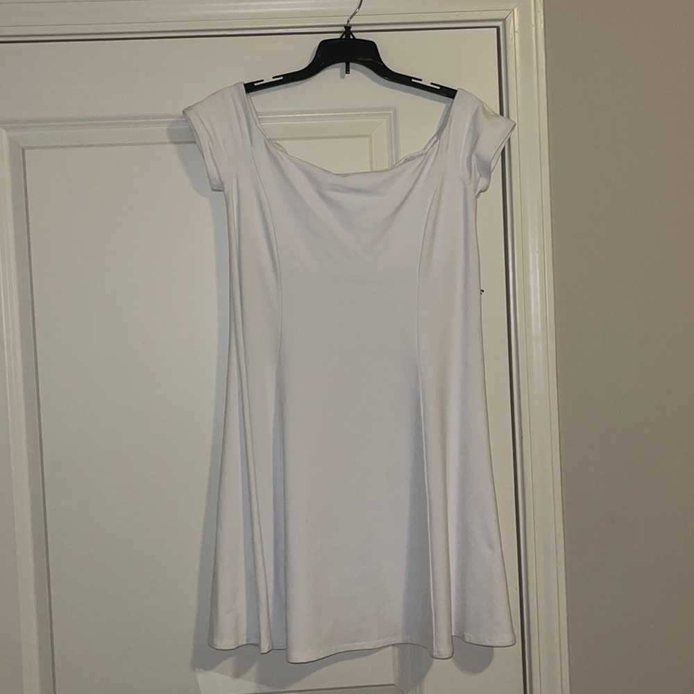 Perfect summer white dress size medium!